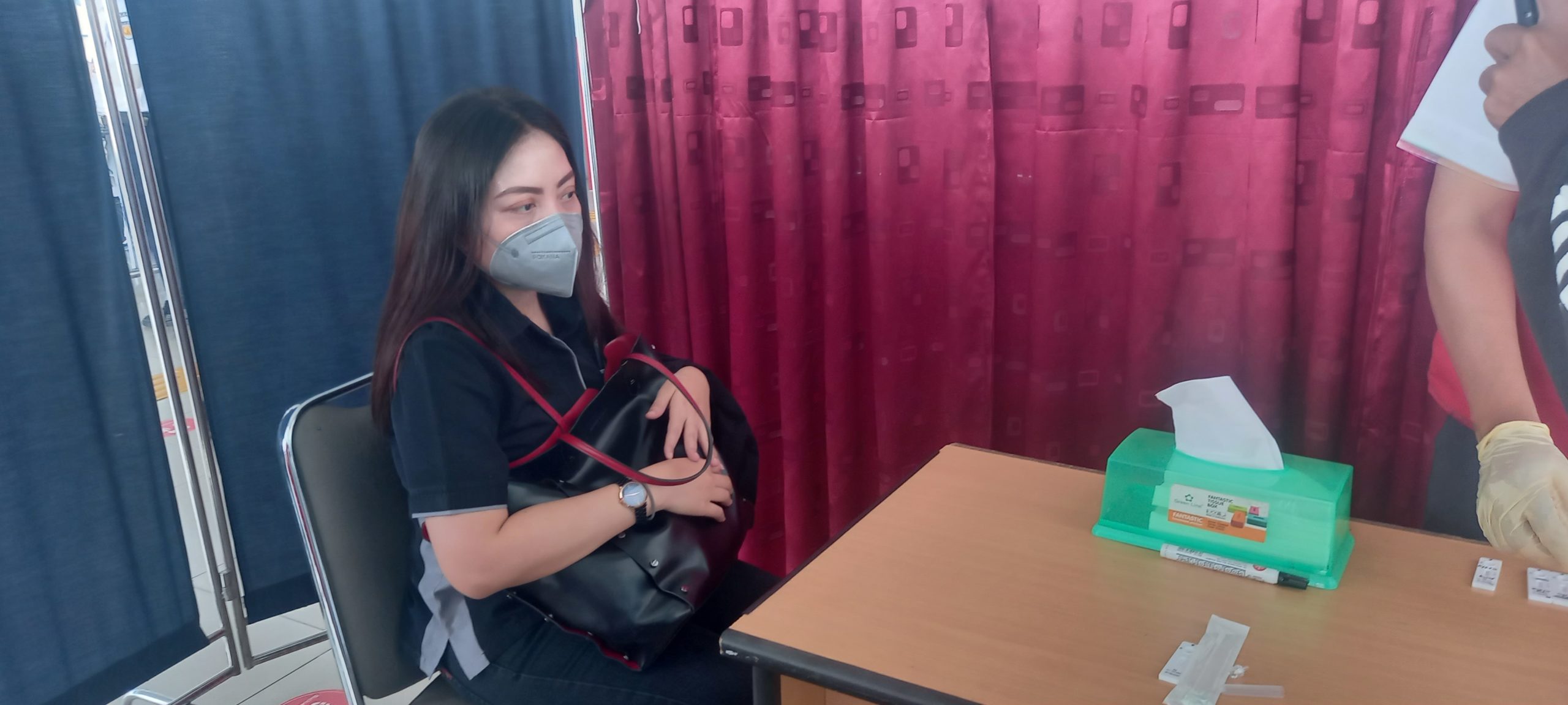 Ikut Swab Antigen di Stasiun Tangerang, Calon Penumpang Tertingal Kereta