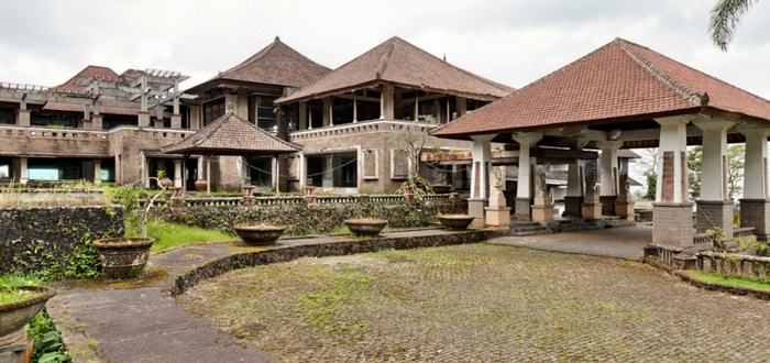 Hotel yang Terkenal Angker di Indonesia