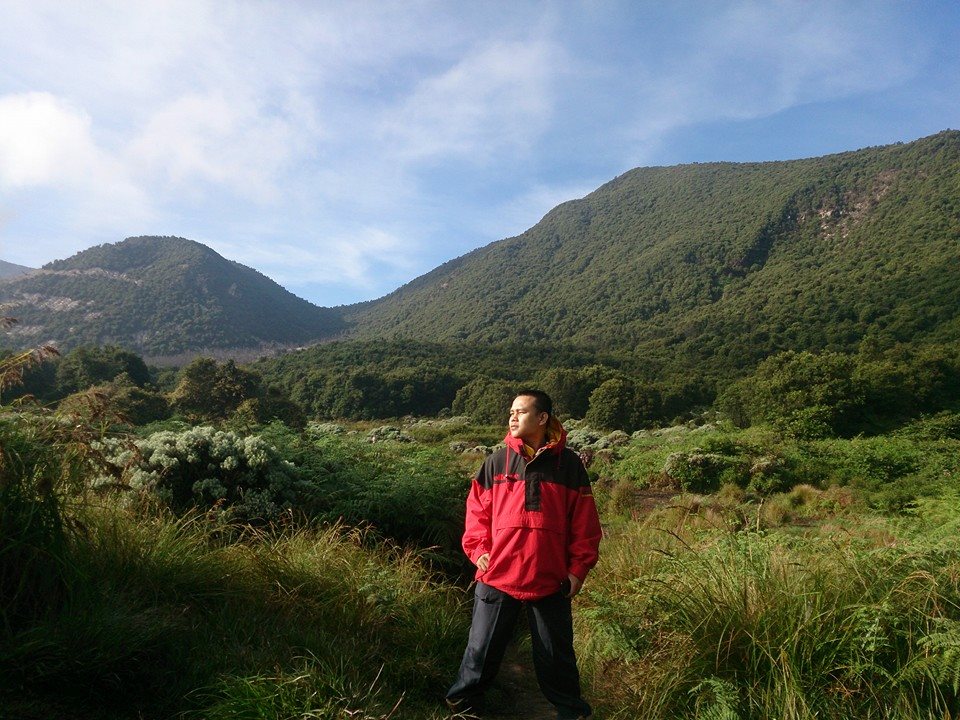 Mendaki Gunung Papandayan dari Tangerang Selatan, Ada yang Searah?