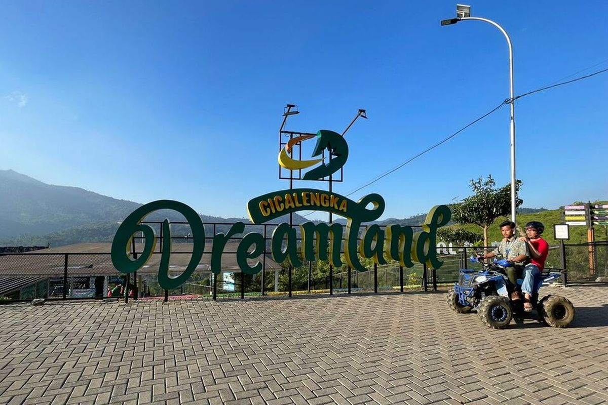 Mengenal Lebih Dekat Wisata Islam di Indonesia