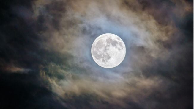 Alasan Mengapa Malam Jumat Dikaitkan dengan Hal Mistis