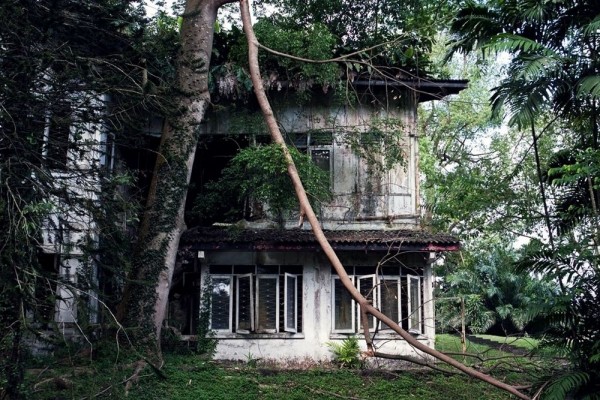 10 Tempat Paling Angker di Indonesia yang Punya Misteri dan Cerita Menyeramkan