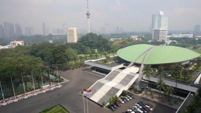 Cerita Mistis Perempuan Cantik di Gedung DPR