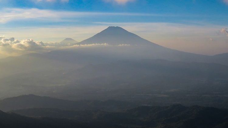 Pengalaman Aneh dan Mistis di Gunung Sumbing – Cerita Bagian 1