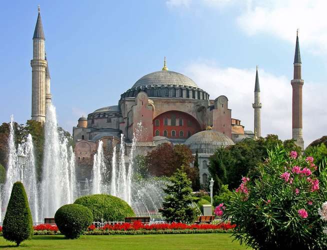 Hagia Sophia: Berawal Dari Gereja Sekarang Menjadi Masjid