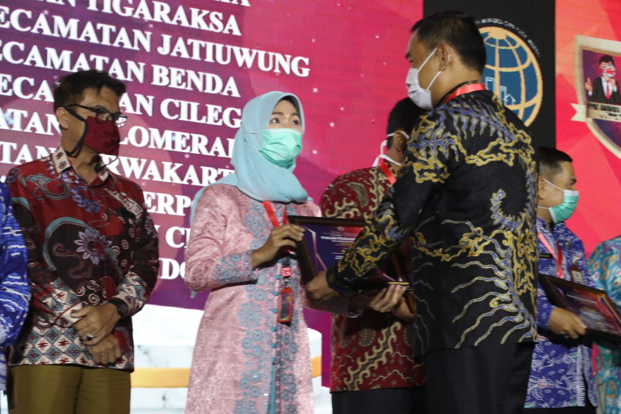 Camat Tigaraksa Raih Penghargaan PPAT Award Prov Banten 2020