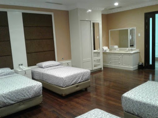 Ternyata Ini Alasan di Kamar Hotel Tidak Ada Guling: Mitos atau Fakta?