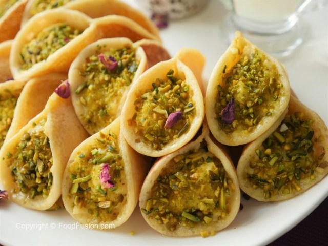 Qatayef dan 4 Makanan Khas Timur Tengah yang Kerap Disajikan Saat Buka Puasa - Halaman 2 - Tribun Travel