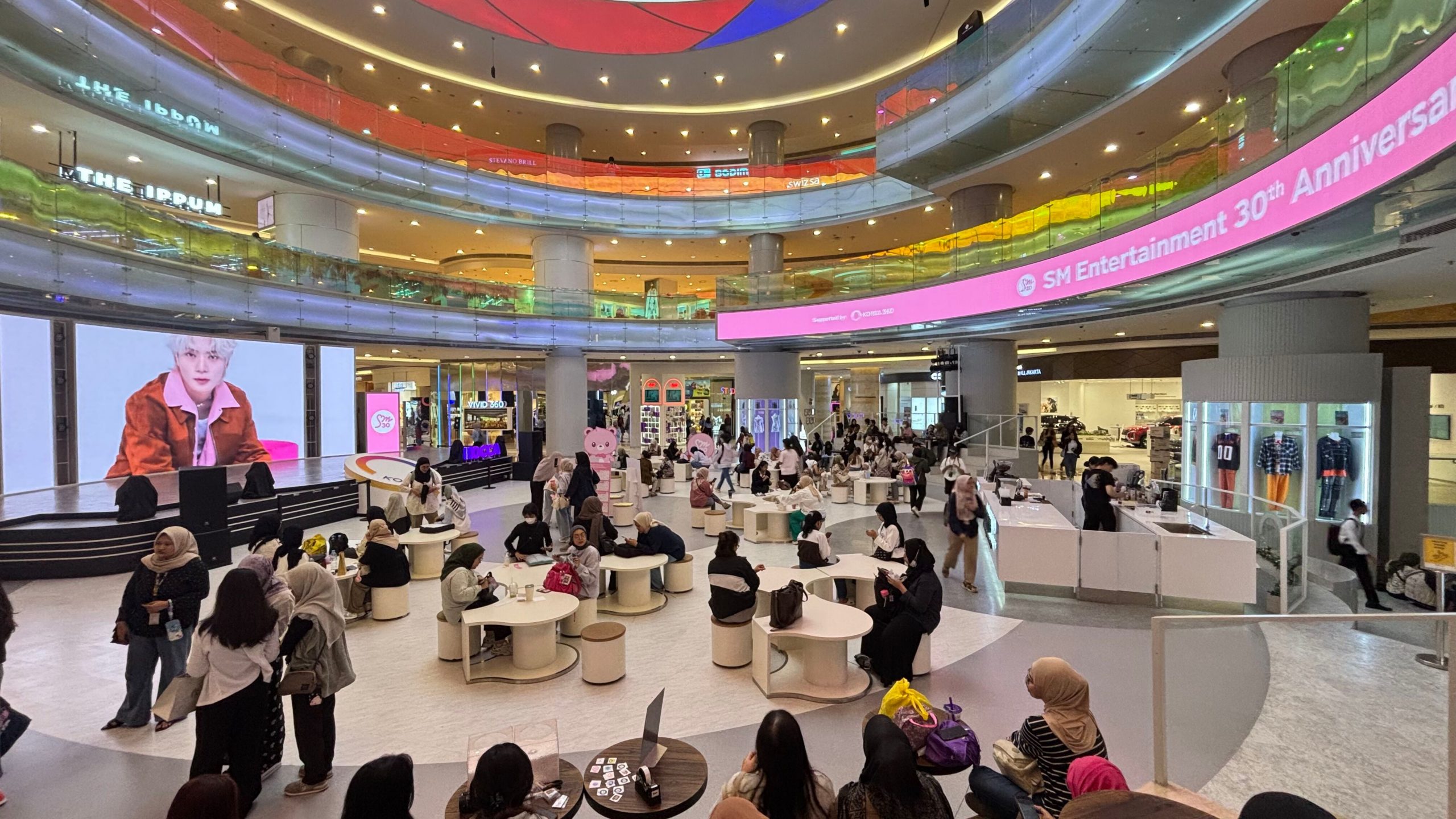 Antusiasme Penggemar Indonesia di SM 30th Anniversary Mini Exhibition