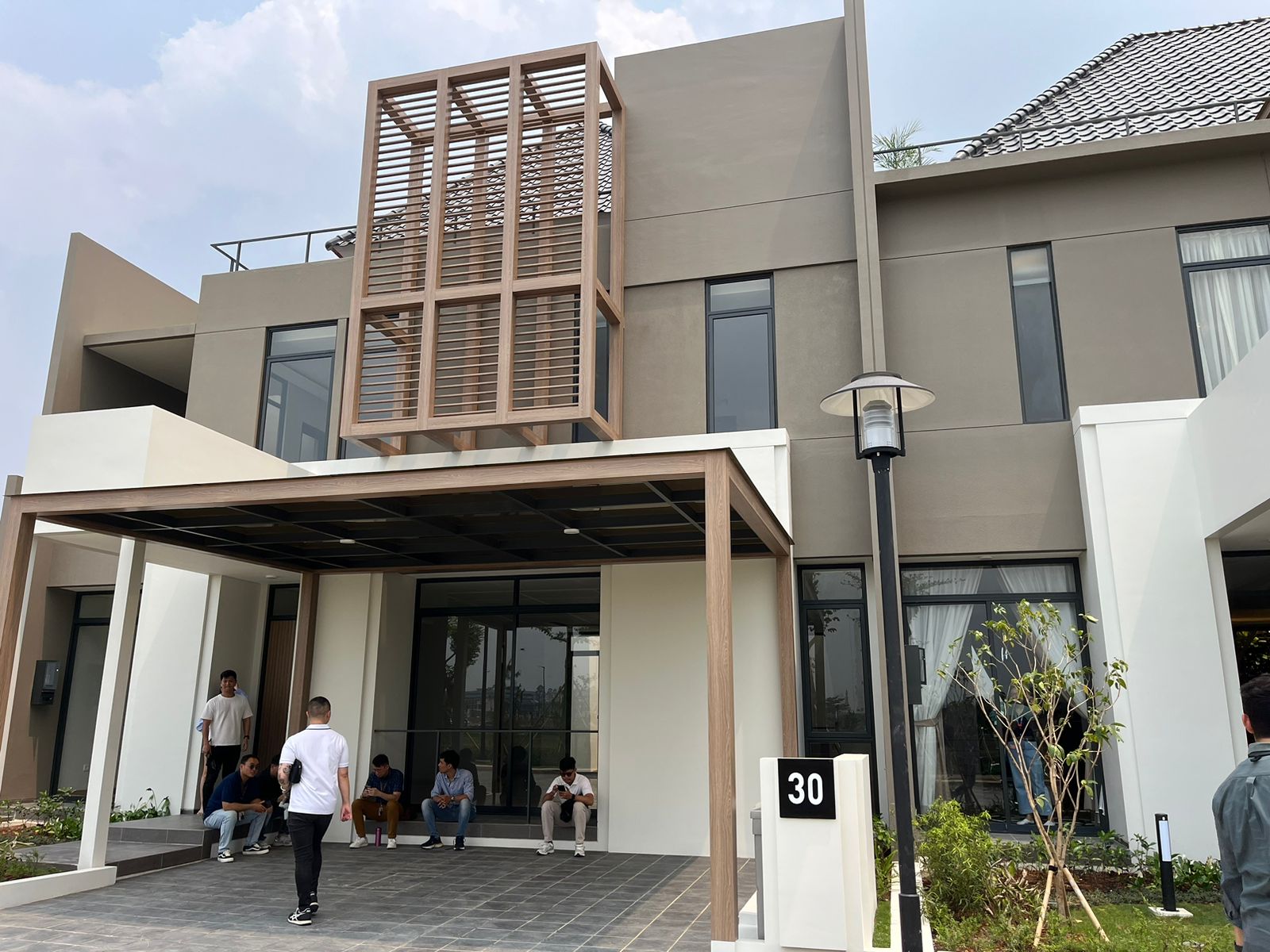 Rumah Mewah Mulai dari 900 Jutaan dengan Pemandangan 6 Danau di Tangerang